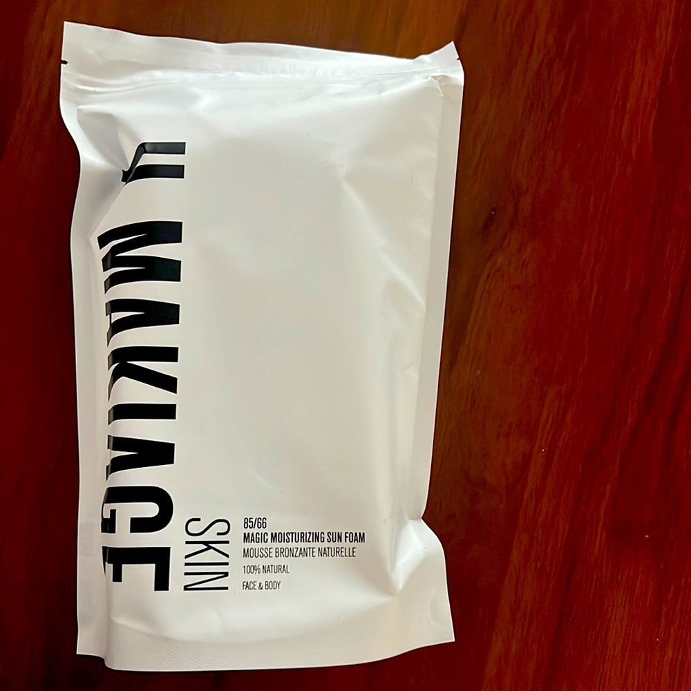 IL MAKIAGE SKIN magic moisturizing sun foam. Brand new in sealed bag.